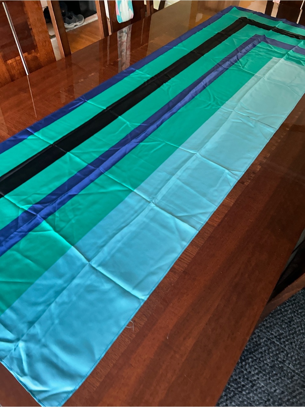 Teal, Turquoise & Navy Blue Satin Scarf 24“ x 70“ probably silk - Picture 6 of 10